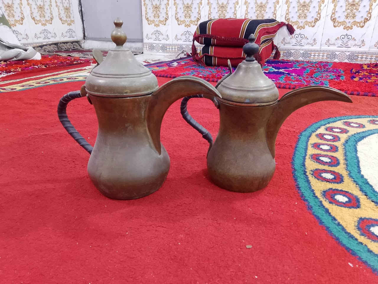 دلال بغدادي باله كويتي قديمة للبيع قياس 30 28 للستفسار اتصال *********** يوجد توصيل
