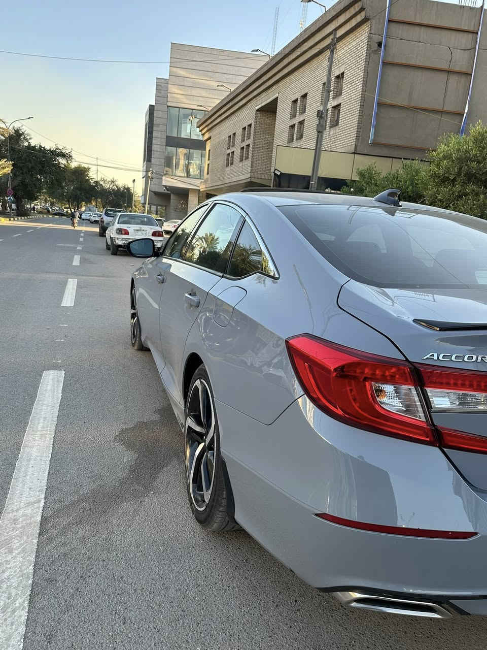 هـونـدا اكـورد ⚡️ 🌟للبيع او مراوس
وارد أمريكي 🇺🇸
فول مواصفات 
موديل 2022
محرك   🚀SPORT—2.0-TURBO -🔋🚀 بانزين من القليلات بالعراق 
🔹 السعر المطلوب —157$ بيها مجال جداً بسيط 

المواصفات المميزة:
🔹 لون سـمـنـتـي
🔹فتحة سقف 
🔹 شاشة كـار بلاي
🔹 شحن ذاتي
🔹 بصمة ابواب 
🔹 صرف اقتصادي جداً 
🔹 تبريد عالي جداً
🔹 قيادة ذاتية
🔹 كـير دكم بيانو 
🔹 كـير 10 نمر 
🔹 فول تحكم ستيرن + شفتات ستيرن 
🔹 كشنات كهربائية + تدفئة
🔹 رادارات + حساسات بكل الاتجاهات
🔹رادار نقطة عمياء 
🔹 جنطة كهربائية تلقائية
🔹 حساسات إطارات + 12 سماعة HD
🔹 ماسحات أوتو + لايت أوتو
🔹 توقف أوتوماتيكي عند الاقتراب من جسم
🔹كشنات جلد + مخمل  
🔹عداد: 80000 كم فقط
🔹رقم المركبة: بغداد الانكليزي الجديد + هزة جديدة
🔹السيارة بأسمي تحويل مباشر 
🔹الضرر: — بدون شاصي + بدون لغد + ايرباك بردة فقط - صفحة اليمين سطحي 
باب الخلفي نفسها والامامي نفسة والجاملغ الخلفي نفسة والامامي تبديل فقط + مع الصبغ البنيد كلير على مود مطابقة لون  
🔹كفالة: كير ومحرك 
🔹 صدر امامي خلفي جديد 
🔹 تخم تاير جديد 

ملاحضة بسيطة بيها طخة صغيرة بالباب الخلفي اليمين نفس جهة الحادث + الصورة موجودة بالمنشور

📱 للتواصل:

***********
🔹 صور الحادث داخل المنشور + 
كل تفاصيل السيارة مذكورة

الموقع . بغداد
