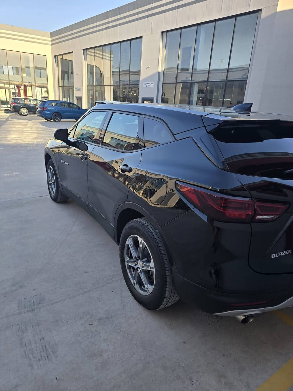 السلام عليكم ورحمة الله وبركاته.
✅اسم السيارة : شوفرليت بلايزر
✅الموديل : 2023
✅رقم السيارة : رقم اربيل  تحويل ملكية او ✅وكالة حسب رغبة الزبون
✅السعر : 179  ورقة
✅الضرر :تبديل الجاملغ فقط وصبغ طرف البنيد بدون اي دواخل 
✅الايرباكات :  ضرر ايرباك الدركة  فقط وراجع اصلي سستم 
____________________________
🔻1-حجم المحرك 4 سلندر 2000 تيربو  🔻
🔻2-ويل كب حجم 18 مع طقم تايرة 🔻بحالة ممتازة 
🔻3-بصمة ابواب و بصمة تشغيل و تشغيل 🔻عن بعد 
🔻4-لايتات زينون عالي ناصي اصل 
🔻6-غرفة السيارة مخمل اسود  
🔻7-تحكم كهربائي لمقعد السائق 
🔻8-تحكم ستيرن جهتين متكامل 
🔻9-رادار امامي مانع للتصادم
🔻10-شاشة كبيرة الحجم للتحكم بكافة الايعازات
🔻11-كامرة خلفية 
🔻12-تحكم كهربائي لمقعد السائق 
🔻13-وضعيات متعددة للقيادة 

🔵السعر المطلوب : 179 ورقة🔵
 
____________________________
للأستفسار اكثر :
***********

🔴العنوان: النجف الاشرف🔴
