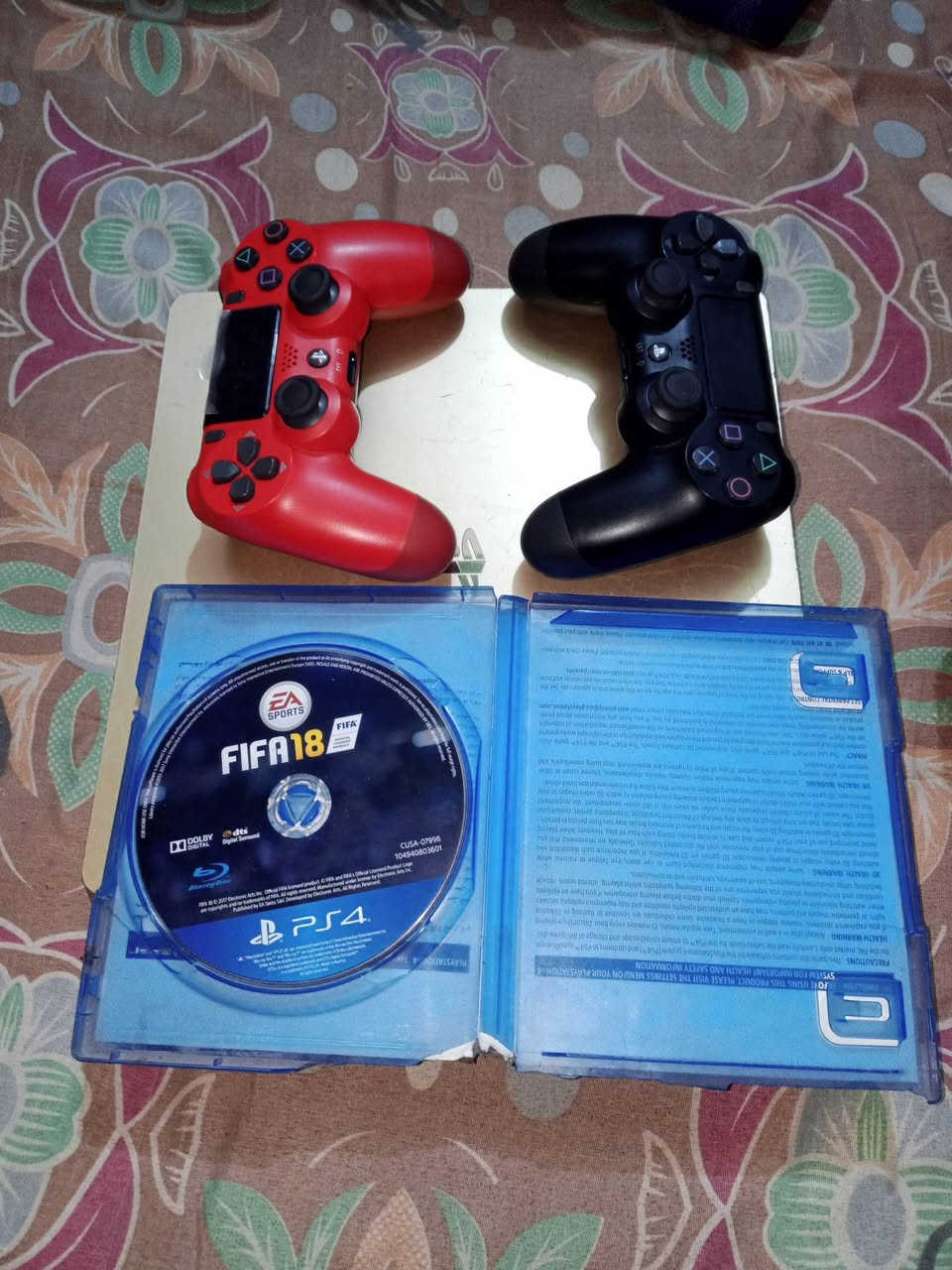 السلام عليكم بلاي 4 للبيع امريكي الجهاز نظيف ما مفتوح ابدا مهكر نظام 12: 50 بي لعب طوبه فيفا وبي اساسا ميراج مكان بغداد سعاده الكرامه السعر الخاص للتواصل واتساب *********** وبي قرص فيفا 18 هديه وي جهاز ويا يتين اصليه
