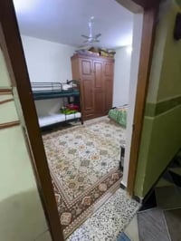 نصف قطعة مربعة واجهة ( ٧ امتار)  البناء طابق ونصف الطابق الأرضي يحتوي ...