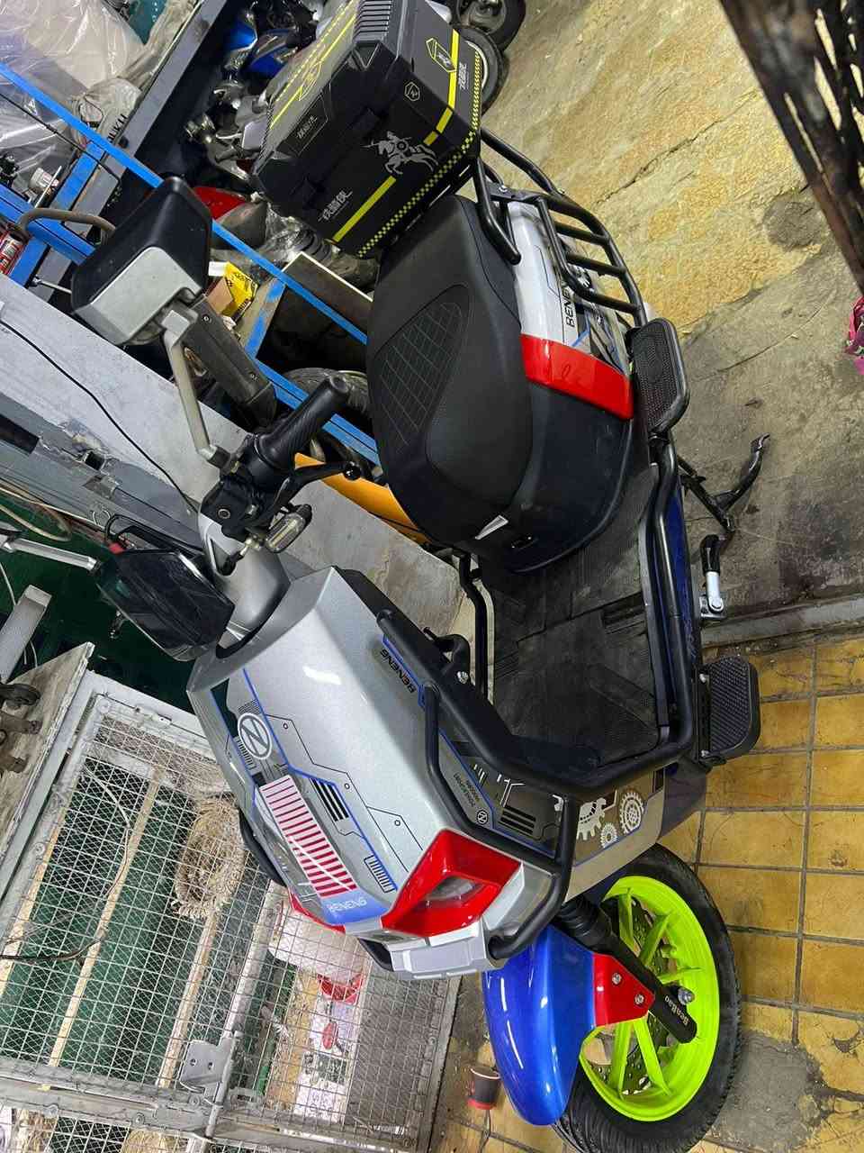 دراجه شحن🔋⚡ 6بطاريات تمشي 90 المراجع صار 14 يوم من مشتريها كلش جديده مكاني بغداد القاهره اريدها ب750 رقمي ***********
