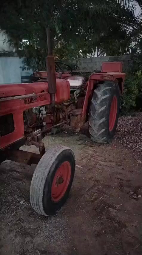 مكينه محرك بي تنقيص شي قليل تايرات نص عمر لشه نضيفه للتصال على صاحبها ***********   ***********
