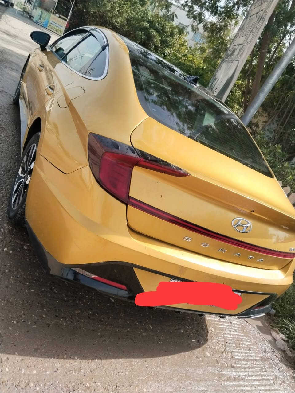 السلام عليكم 
للبيع سوناتا موديل 20 
رقم بغداد انكليزي سنويه ل28
حادث امريكا جاملغ وبنيد بدون دواخل 
وهنا بالعراق بيه رش مكانات 
ماشيه 87
مكينه 1600 تيربو 
فول مواصفات للأخير بنراما كشنات جلد + كهرباء + شفتات ستيرن 
السعر ١٣٥ وبيه مجال 
خاص ماجاوب فقط اتصال 
***********     مكاني حله مركز
