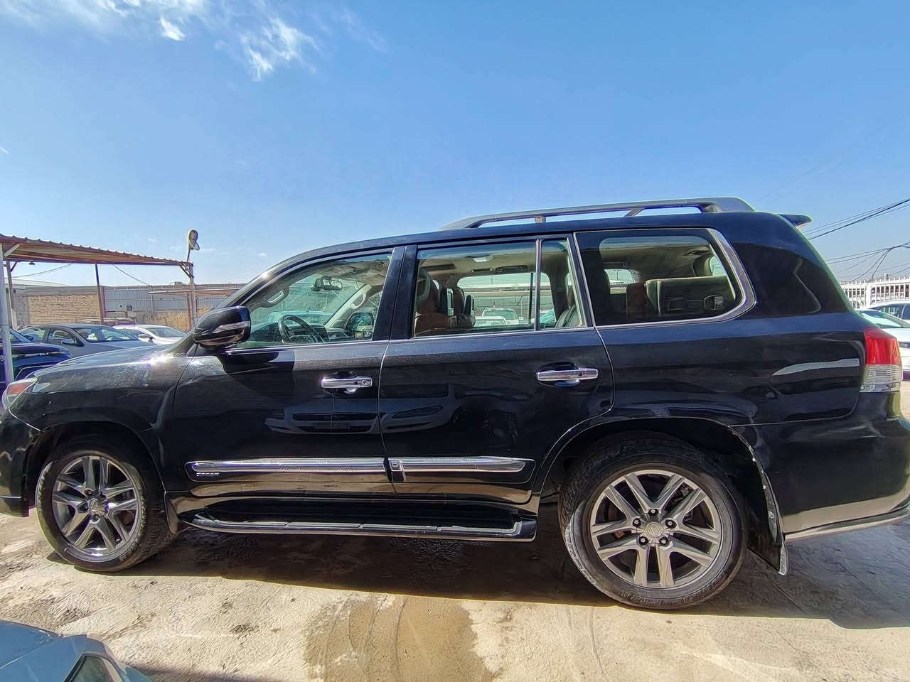 سلام عليكم لكزز 2013

 ماشيه ٢٤٤
سونار بلصور
 مكينه كير حداديه تبريد تخم
 تاير مكاني الديوانية
تباع بلقصد اومراوس
***********
