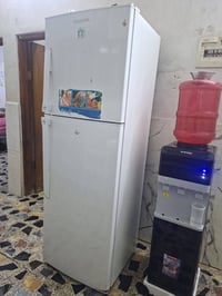 ثلاجة • للبيع