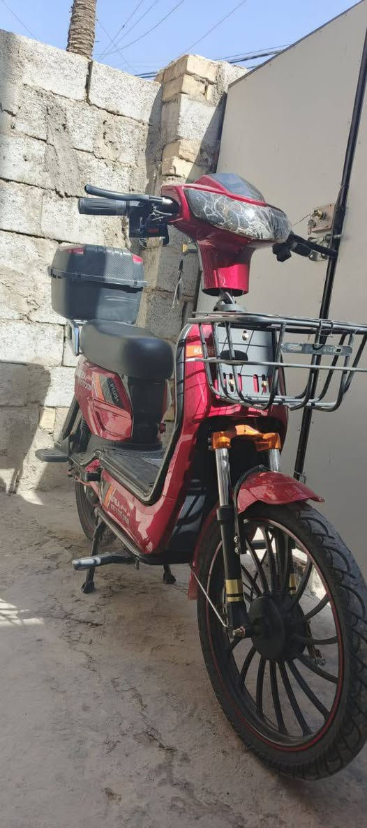 السلام عليكم دراجه شحن للبيع
استعمال قليل جدا نضيفه الدراجه
تحتوي 5 بطاريات بقدره 60v
وملف 1500w كامله مواصفات لايت هورن اشاير 
تحتوي جنطه وMP3
السعر (550 الف) وبيها مجال قليل 
للعلم دراجه جديده ونضيفه
رقمي *********** العنوان بغداد الزعفرانية
