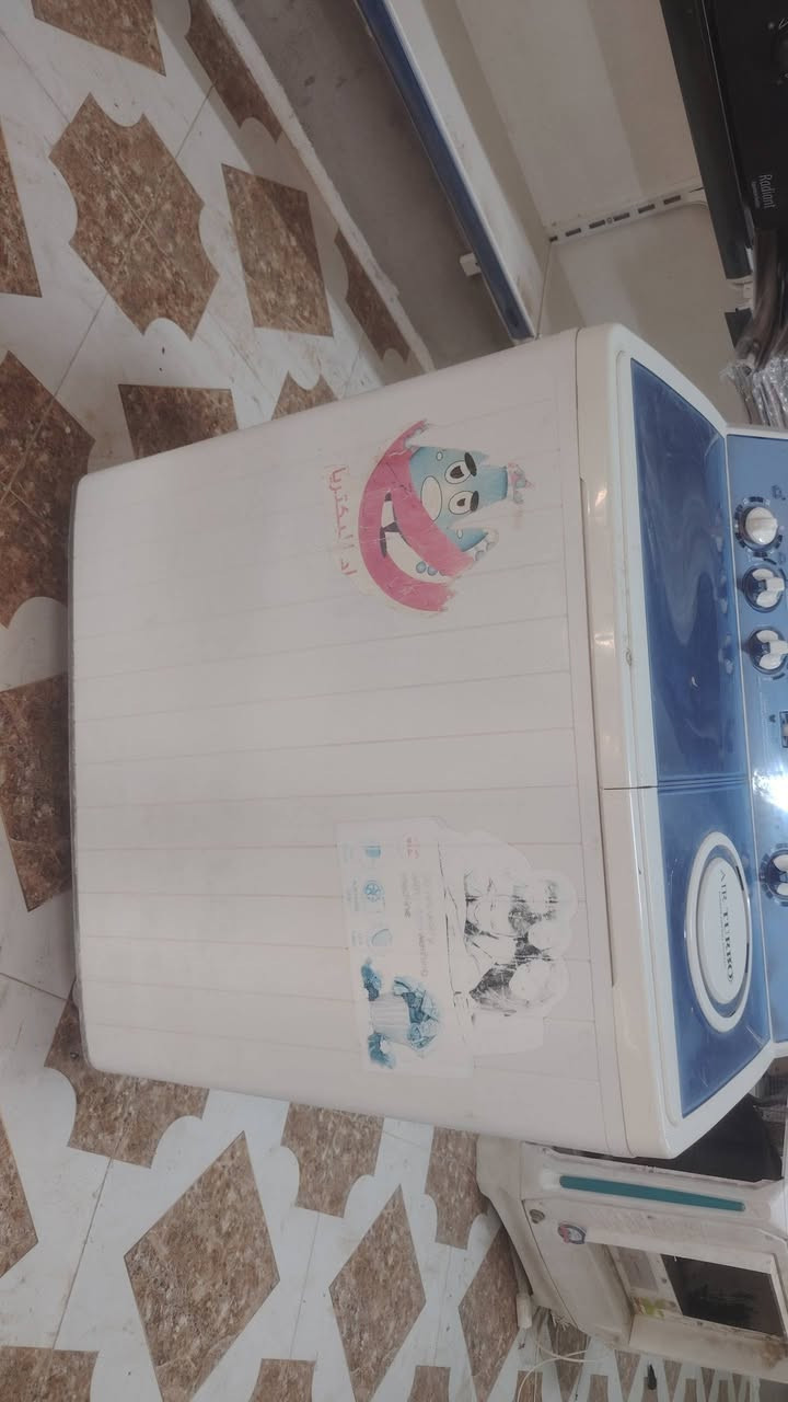 السلام عليكم 
موجود غساله مستعمله نضيفه شي قليل 
جاهزه شغاله السعر125وبيها مجال. 

..... للأستفسار
***********
