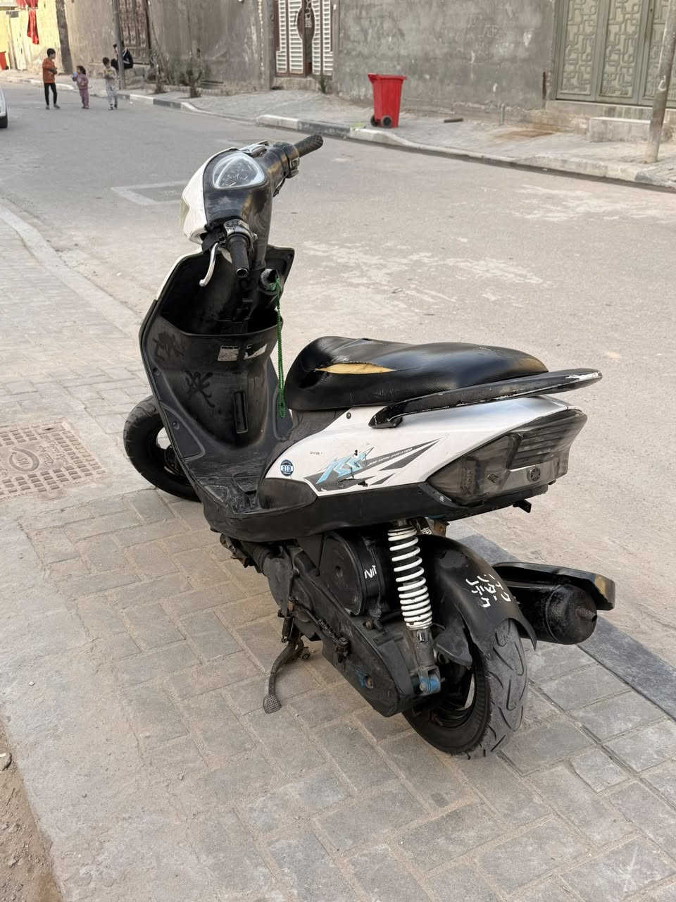 السلام عليكم ماكس عدله للبيع دراجه كفاله ما مفتوحه السعر 750 بيهه مجال قليل العنوان بصره للاستفسار ***********
