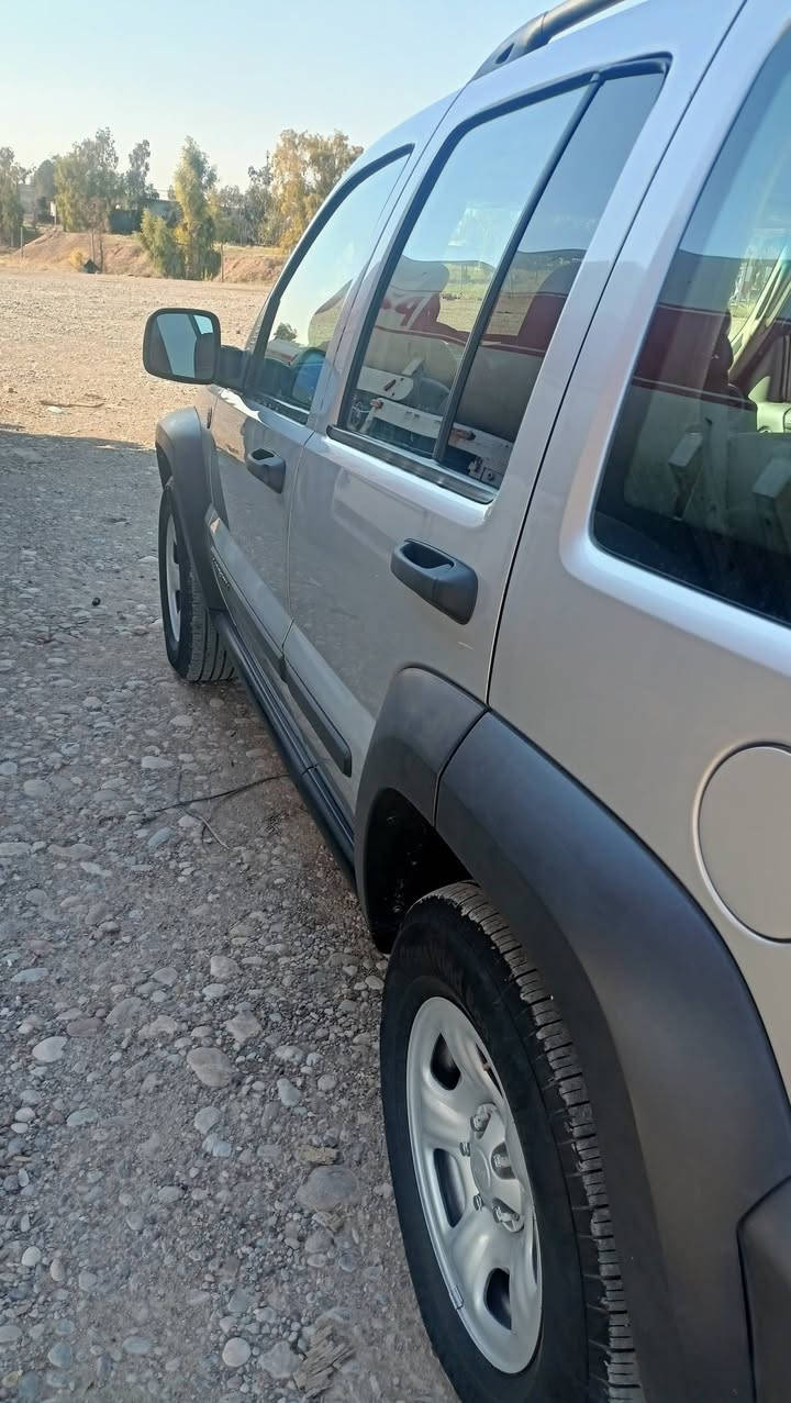 جيب ليبرتي موديل 2007 بدون صبغ بدون ضرر سعر 85 مجال ***********
