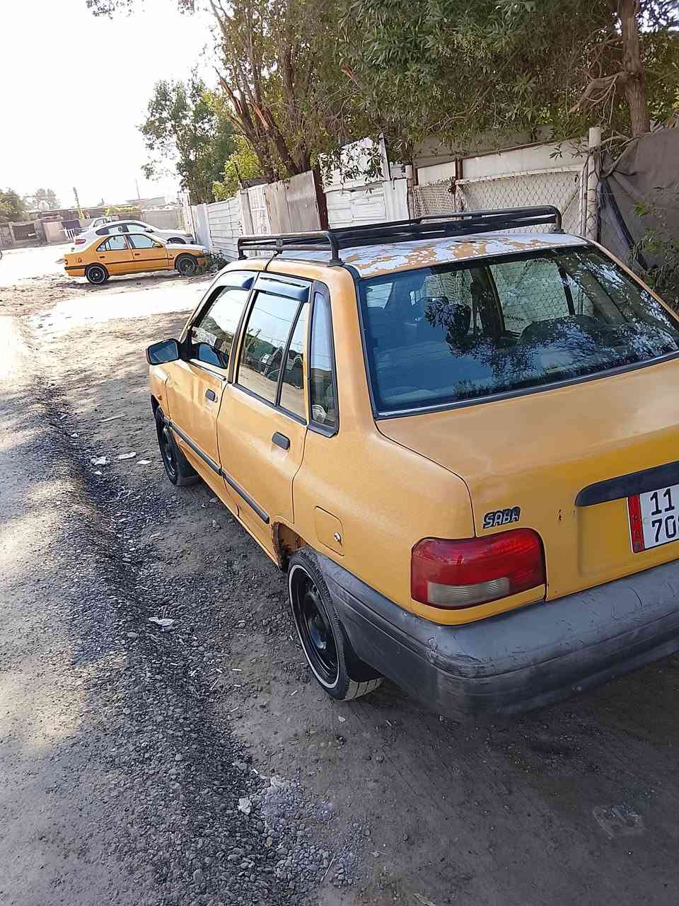 سلام عليكم ورحمه الله وبركاته سايبه للبيع موديل 11 رقم بغداد إنكليزي مصفره هيهة  وغرامات سنويه الحد29 سياره حلوه وكامله شواصي مكفولات كهربائيات كلها شغاله يحتاجله شويه ترتيب السعر 21 المكان بغداد تقاطع الربيعي التصال ***********
