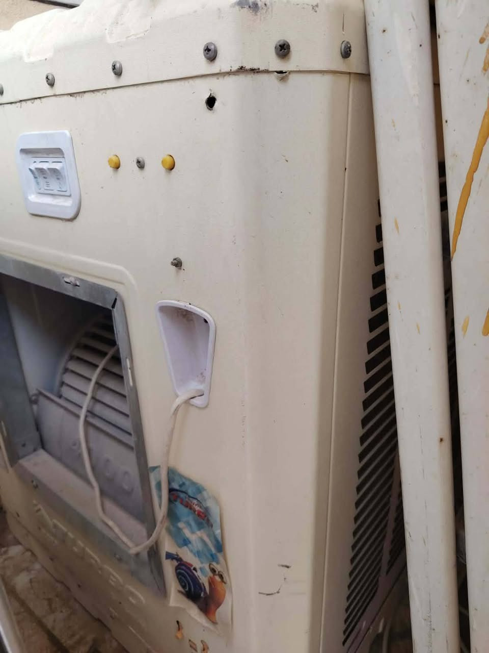 @إشارة غراض جدد بعدهن كلهن النضافه ميه بالميه 
طباخ مصري 325 
غساله 135
ميز طعام 6 كراسي 130 
تخم 10 نفرات 290 
سبلت كنتوري 3 طن كرافت 550
مبرده 85 
العنوان نجف


**إذا كنت صاحب هذا الإعلان وتريد حذفه لأي سبب، رجاءا أرسل رسالة إلى الدعم الفني**