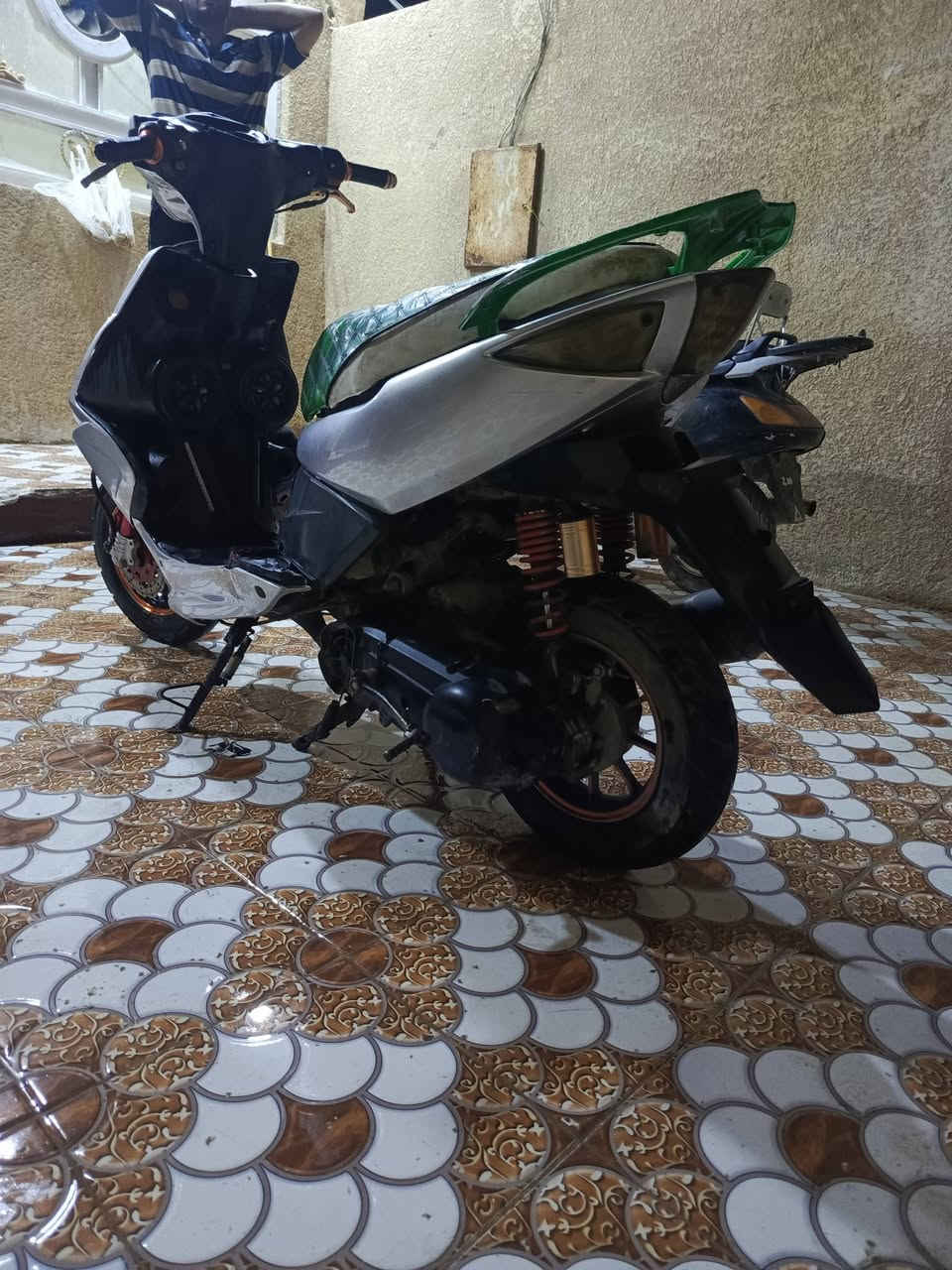 البيع دراجه مكينه حلوه نقصه بس شوته سعر 3000وبيه مجال***********
كوت حي الحكيم
