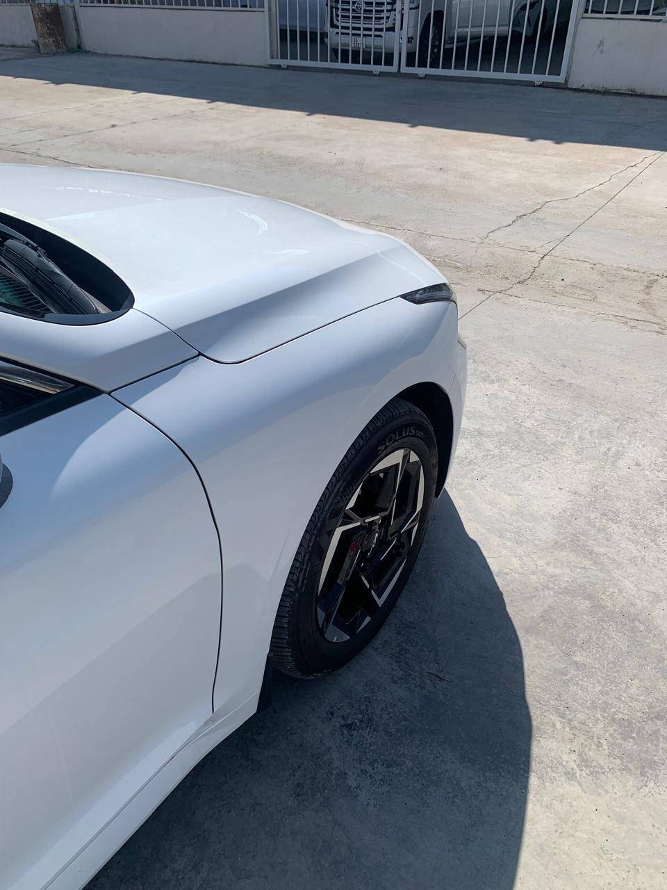 السلام وعليكم للبيع k5 خليجي رقم شمالي سياره 1/1
موديل 26 مستجل على بيعته 
سعره 220 مكاني الدوره
بيه شويه بارد  بالباب موضح بالصور 
***********
