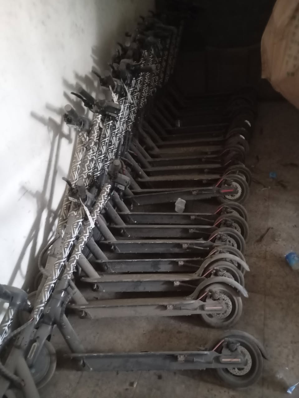 السلام عليكم سكوترات للبيع مال حاويه شراي ينتصل سعر مناسب التفاصيل بالاتصال ***********
