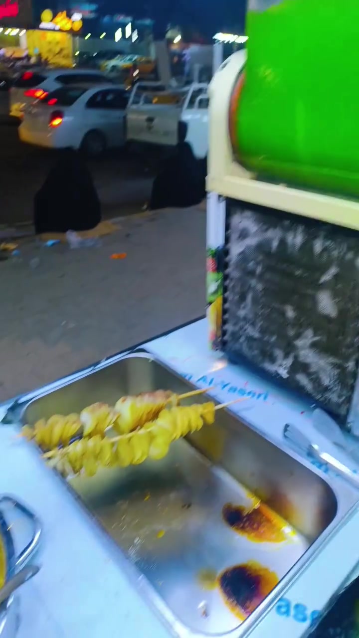 للبيع 
مكينة حب 
مكينة شامية 
مكينة ازبري 
ميز او كشك او بسطية مثل ما واضح امامكم 
يصير  بيهة ذرة مطبوخة 
ويصير بيهة بطاطا بل شيش 
وبيهة مكان زايد للازبري 
#كربلاء شارع ميثم التمار 
للاستفسار  ***********
 يوزر واتساب pvq1_4
