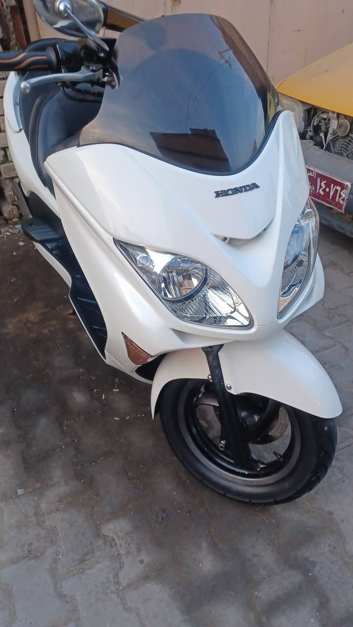 0_8

الله شاهد دراجة فور نضيفة وكفراتها لوك دراجة بلادية مال جناي مكانها بغداد الكفاح سعرها ١١ ورقة وبيها مجال حق الجية 

***********
