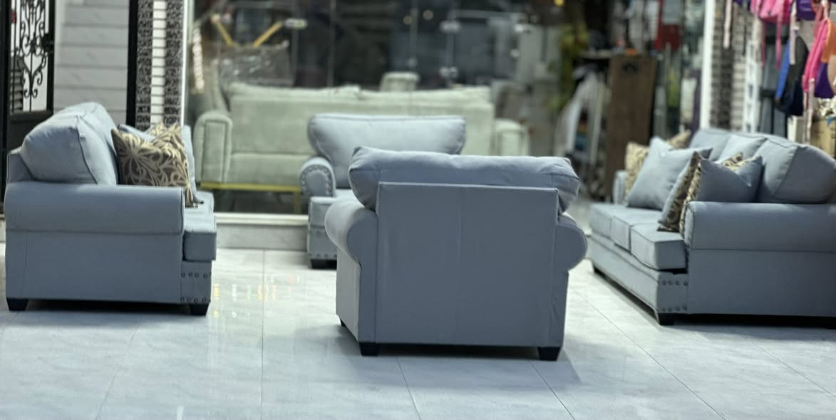 تخم امريكي  وارد فيتنامي  MADE lN VlETNAM   نضافه 100/100مستخدم اخو الجديد هيكل بل كمال خشب زان بمقعد وضهر طبي سوفت أمريكي فول بوليستر مقعد متحرك سحاب سهل التنضيف بمقاش الكتان لون رصاصي طوخ  عنوانه اربيل زانكو 99 قرب مطعم كص سنگر يوجد توصيل ل بغداد ولباقي المحافظات ***********  /واتساب فقط (علي)
