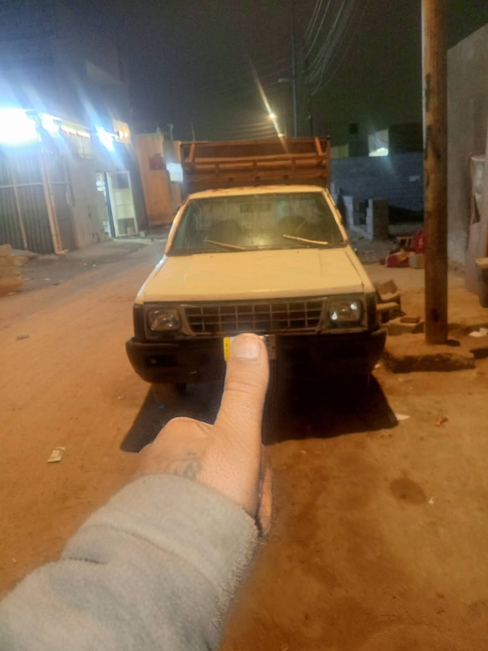 سلام عليكم من رخصت مدير الكروب 
بيكم متسوبيشي مديل 92 رقم بصره مشروع وطني 
مكينه كايمه وراعيها يريد تحويل 
السعر 18 وبيها مجال قليل 
شاصي مكفول بدي قوي خياس ماكو 
العنوان البصره الجزيره الاتصال ***********
تحياتي للجميع
