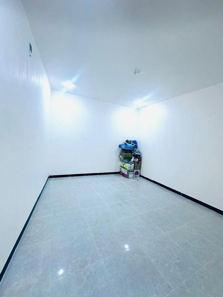 🏠بيت للبيع طابقين 
🏚️ديوانية / حي الامين مدخل (شارع التنانير)🏠
مجاور  مدرسة الصادق الامين 
✅كونكريت مسلح 
 
❇️زراعي سند ٢٥ [مرقم جاهز للتطويب]

✅المساحة : 100متر 
❇️الواجهة ٦.٥ متر
❇️النزال : ١٥.٥٠ متر 

♻️محتويات الدار 

🏚️الطابق الاول 

 🔆 غرفة نوم
🔅استقبال 
🔅صالة 
🔅مطبخ 
🔅حمام
🔅صحيات داخلية وخارجية 

🏚️الطابق الثاني 
 

🔆 غرفة نوم
🔅صالة 
🔅مطبخ 
🔅حمام
🔅صحيات داخلية غربية

ملاحضات ع البيت 

✅كونكريت مسلح و صب مركزي c 350 
✅ كهرباء بوري البيت بالكامل/ وايرات الفنار السعودي 
✅تأسيس ماء وكهرباء انابيب سمارت المصري الاصلي
✅شبكة تقطير سبالت للبيت بالكامل 
✅شبكة كاميرات للبيت بالكامل اربع جهات 

✅خدمات كاملة ( تبليط ، مجاري ، ماء ، كهرباء ، ارصفة مقرنصة بالباب +مدارس) كما موضح بالصور 

⚜️ للاستفسار مراجعة
   
—————————————-
☎️ /***********
