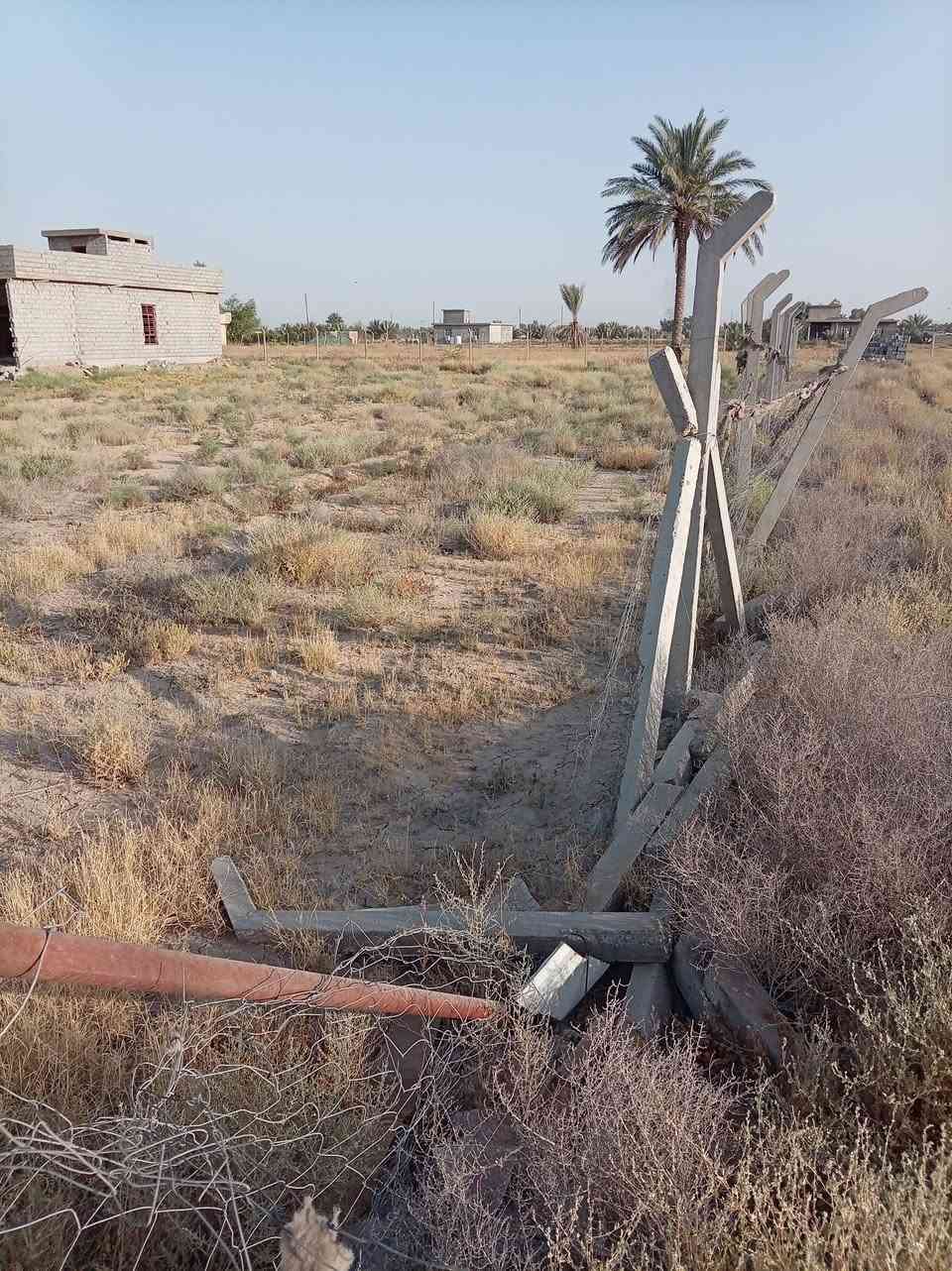 للبيع نصف دونم طابو سند ٢٥ في بغداد ابو غريب الحمدانيه الأولى السميلات قرب ثانوية الحدباء المساحه النزال ٦٠ متر والجبهه ٢١ متر يوجد بير ماء مع ماطور غاطس السعر ٣٠ للاتصال ***********
