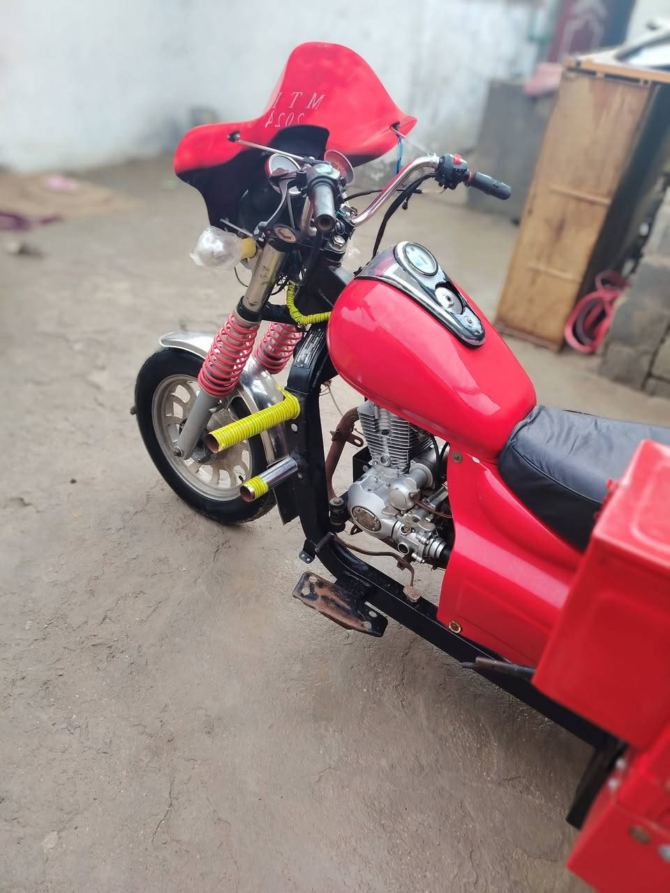 سلام عليكم ستوته ليفان 2013 اوراق اصولي ماندل راعيها مشتري مكاتبه ستوته معمره كله جديد كهربايت جدد دبلات جدد ستوته مالت بيت مامتعوبه سعر 1600 وبيها مجال لشراي  مكينه جديده عينه جديده ستوته جاهزه مكاني بصره قضاء الدير الشراي يتصل ***********
