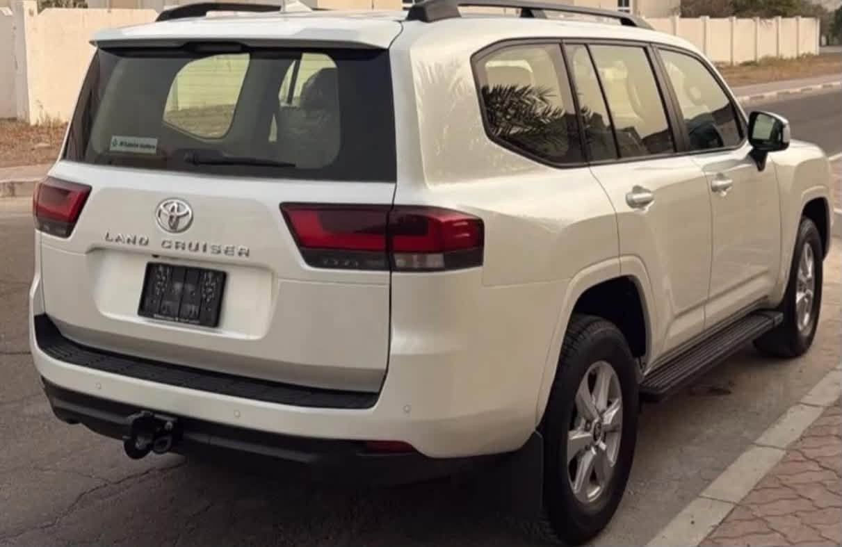 *تويوتا لاندكــًروز موديــ2024ـل*
*السعر448$كفاله واصل للميناء*

ترهم حره ترهم شهداء

معرض الـحمدي لتجارة السيارات 
عبدالله الـحمدي *********** 

رابط كروب الواتساب https://chat.whatsapp.com/I9tYPr0uJm14bae1lIG4nm?mode=ems_copy_h_c
