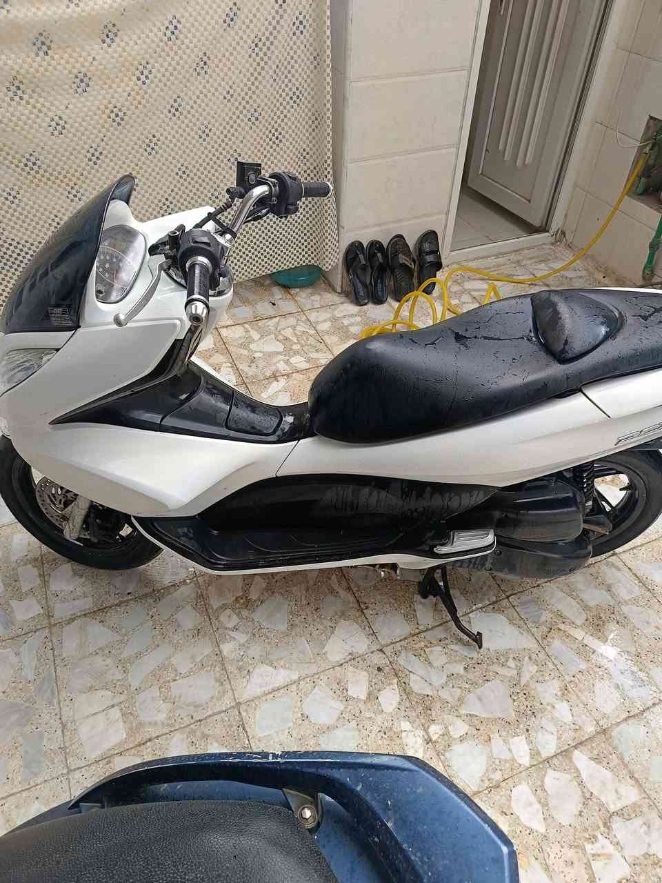 للبيع دراجه بي سي اكس جيل اول مكفولة كفاله عامه الدراجه مواصفات 150   السعر 12 ونص  ورقه قفل الاستفسار على الرقم ***********
