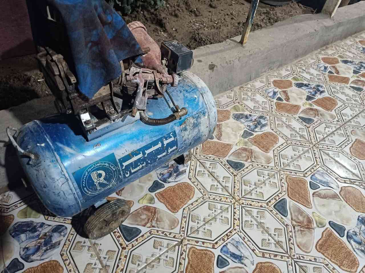 كمبريسر حجم 100L عوزه ماطور صنع في المانيا شغال شرط الفحص قضاء الهوير البصره والثاني عوزه ملف 50L


**إذا كنت صاحب هذا الإعلان وتريد حذفه لأي سبب، رجاءا أرسل رسالة إلى الدعم الفني**