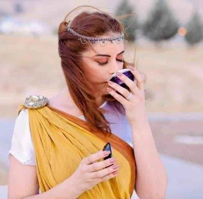 مجموعة كوين سنتر للعناية بالبشرة 
💜الاصدار الجديد لون الصابونة بنفسجي💜

كريم كوين + سيروم فيتامين c+ صابونه الافندر💜
بكج كوين الليلي والنهاري يعالج كل مشاكل البشرة 

💜. راح تلاحضون تغيير سحري بشرتكم من اول استخدام
بكج متكامل للعناية بالبشرة 
بدون الحاجة لأي منتج ثاني للبشرة

💜. سيروم كوين سنتر يحتوي على فيتامين سي ويستخدم نهاراً لترطيب وتغذية البشرة 
ويستخدم كواقي شمسي 

💜. كريم كوين سنتر يحتوي على مجموعة مواد تساعد بمدة قليلة على تبييض لون البشرة ومعالجة الكلف والتصبغات والهالات وتوحيد لون البشرة 
يستخدم ليلاً قبل النوم

الصابونة البنفسجية هية صابونة بخلاصة اللافندر 
فوائدها : 
يساهم في علاج حب الشباب 
يساعد على علاج جفاف الجلد 
مضاد للفطريات ويحارب الالتهابات الجلدية  
يعمل على توحيد لون البشرة 
ويقلل الندوب لانه قادر على تعزيز نمو انسجة الجلد 

💜 متوفر لكل انواع البشرة 
⛔️اذكروا نوع بشرتكم اثناء الحجز

المنشأ امريكي 🇺🇸 💯 موصل, نينوى


**إذا كنت صاحب هذا الإعلان وتريد حذفه لأي سبب، رجاءا أرسل رسالة إلى الدعم الفني**