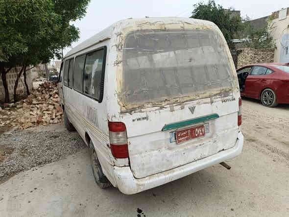 السلام عليكم فتون 2009المكان بغداد نهاية حي اور رقم نجف احمر ابيع كوم حديد كير بي مشكله سيارة حلوه بيه خط طلاب شغاله بس البك يخربط السعر 20  بيه مجال للاستفسار ***********
