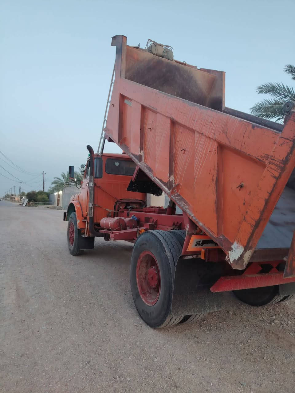 السلام عليكم مان موديل 82 بلا ادي مكفوله من كلشي  رقم بغداد سنويه 27 ديالى  ***********
