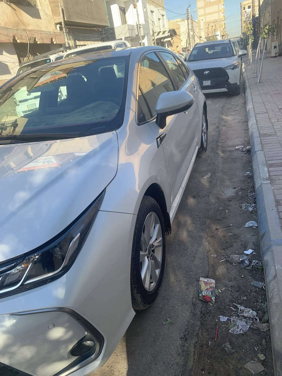 كورلا 2024 مكفوله من الصبغ ماشيه70 الف شاشه فتحه بصمه محرك 1800بانزين بس فقط طخه صغيره يعني شبر معدل بل بارد  السعر177 او بيه مجال بسيط رقم أربيل مكانه النجف  رقم الهاتف***********
