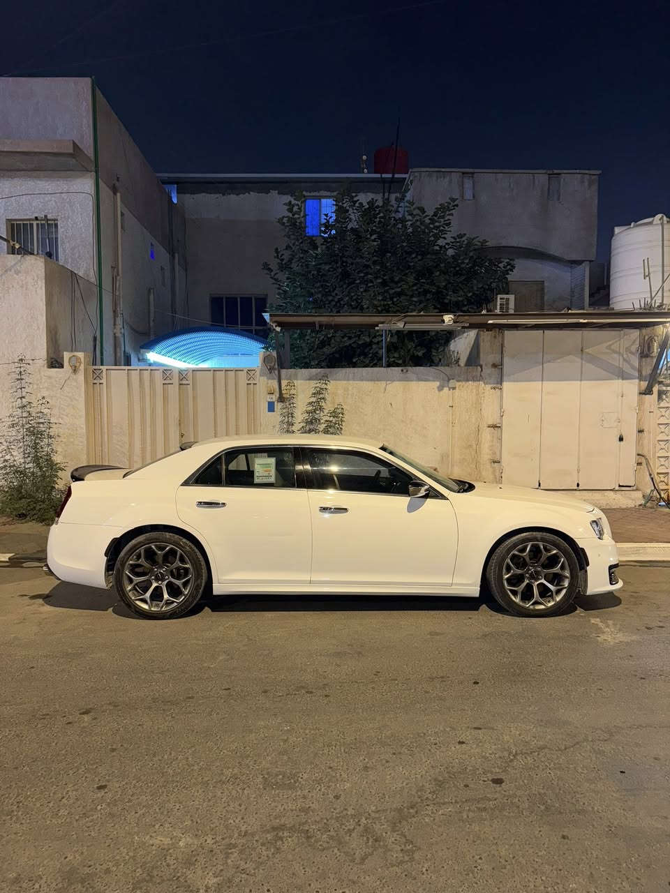 السلام عليكم اللهم صلِ على محمد وآل محمد
-بيع مستعجل ادواااات..
-كرايسلر اوباما مديل 2014 محدثه 2022 ادوات ادوات 
-متؤمه وكامله ارقام وسنويه طبق الاصل شرط الحاسبه
-فول مواصفات عده الفتحه 
-مكينه هيمي 5700 (R/T)شلعتها تشك الكاع
-السياره كفاله من الضربه والتبديل والفتح والجفيه والكص والسرقه والانتربول والعشائر
-كفاله كير مكينه تبريد اكسل حداديه 
-كير طياره المرغوب
-حساس امامي خلفي
-دوس srt
-دعاميه امامي بجم عريض
-دفيوزر خلفي
-داخل بيجي
-اكس بايب
-داون بايب
-دبل فان الخليجي المرغوب انسه الحماوه
-كامره دواره 360 
-عداد 260 
-تحكم كشنات كهرباء
-شاشه كبيره
-سستم سماعات Alpine
-برمجه مراوح وعزم وهواي سوالف 
-ويل عنكبوت 20 
-تخم تاير جديد
-هوك خلفي ( يجي فقط بالخليجي )
-لدات جانبيه وخلفيه ضوئيه
-صدر امامي خلفي جديد اصلي (حداديه طوبه)
-ممشاها 117 الف كيلو لامنزله ولا ملعوب بيها
-كامله على اخر حبايه اي نقص مابيها
-عليها صوت حلو وخفيف كزوز من الطول للطول 
-سعرها 90 وبيها مجال بسيط حك الجيه سياره مال جناي الله يشهد ما متعوبه ابد استخدام شخصي ومصروف عليها هواي
-مكانها بصره للاستفسار 
(***********)
