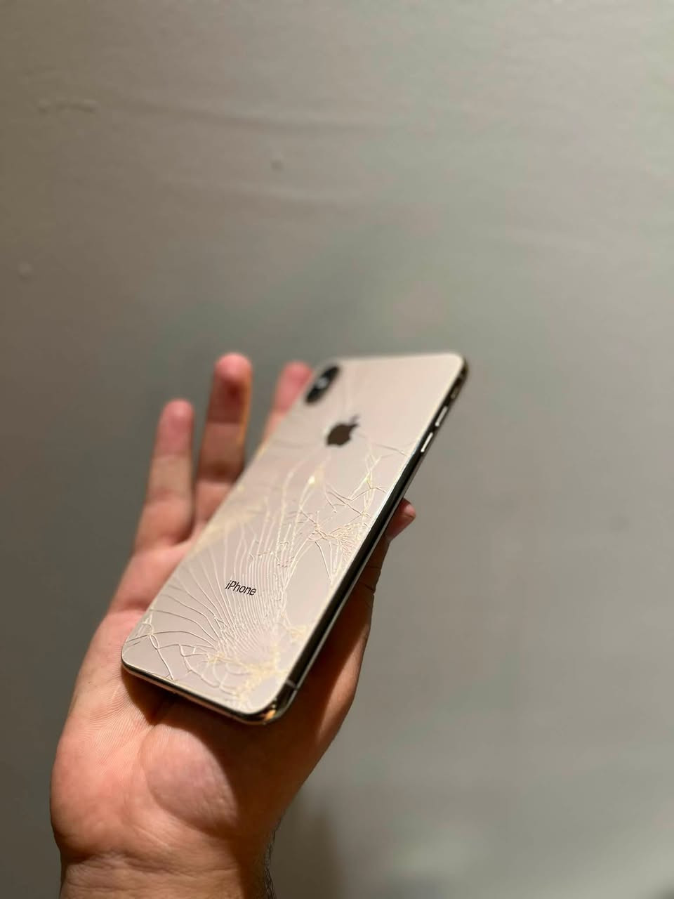 ايفون XS MAX 🍯

ذاكره 256 
بطاريه 74 بلاديه 
فقط فيس إيدي واكف 
كلا شغال 
سعر 160 وبي مجال بسيط لل شراي شكو واحد يكسر بي حبيبي اقره شكاتب يعني ما أبيع إذا تكسر بي 
مكاني بغداد 
***********
