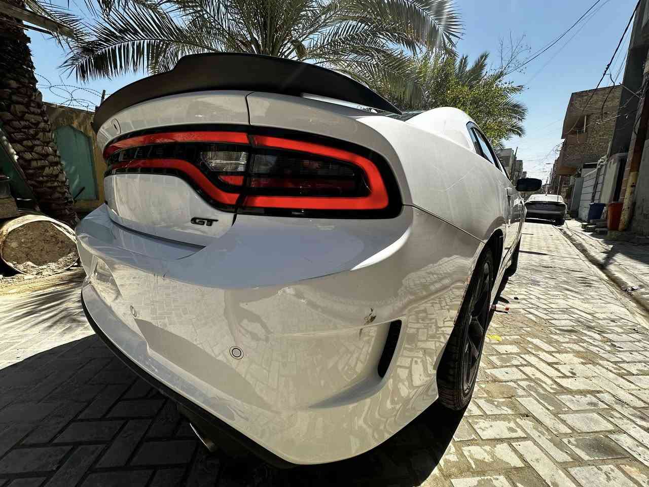 سلام عليكم 

جارجر GT 2023 

لون ابيض 

مواصفات ال GT معروفه 

السياره تقرير غرق شغاله من امريكه مكان السياره بغداد 

للستفسار… ***********
