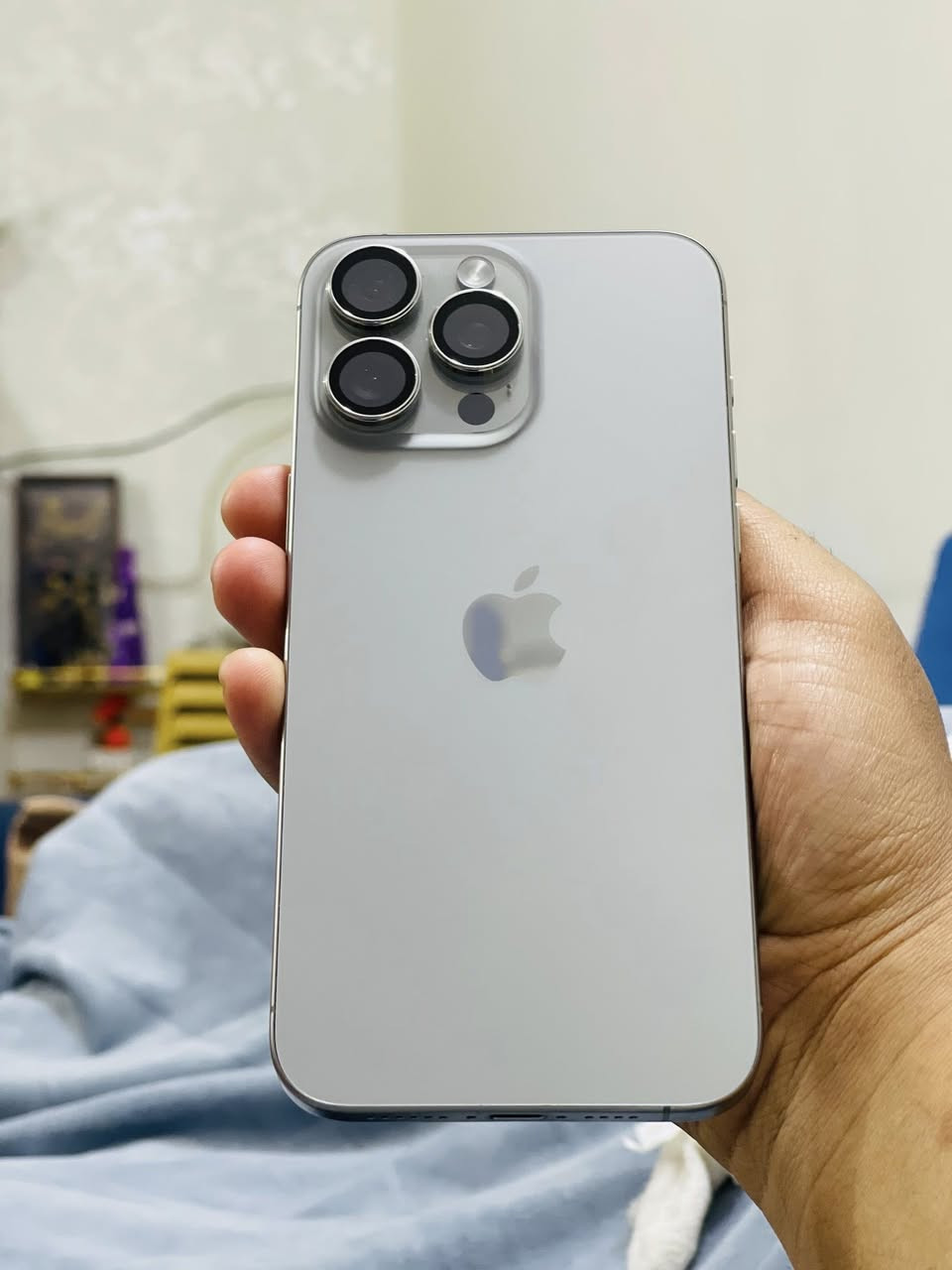 ايفون 15 برو ماكس عربي شرط اوسط وتر بروف بي فطر بالتچ خفيف  باكيته ويا 
900 وبي مجال بسيط 
***********
