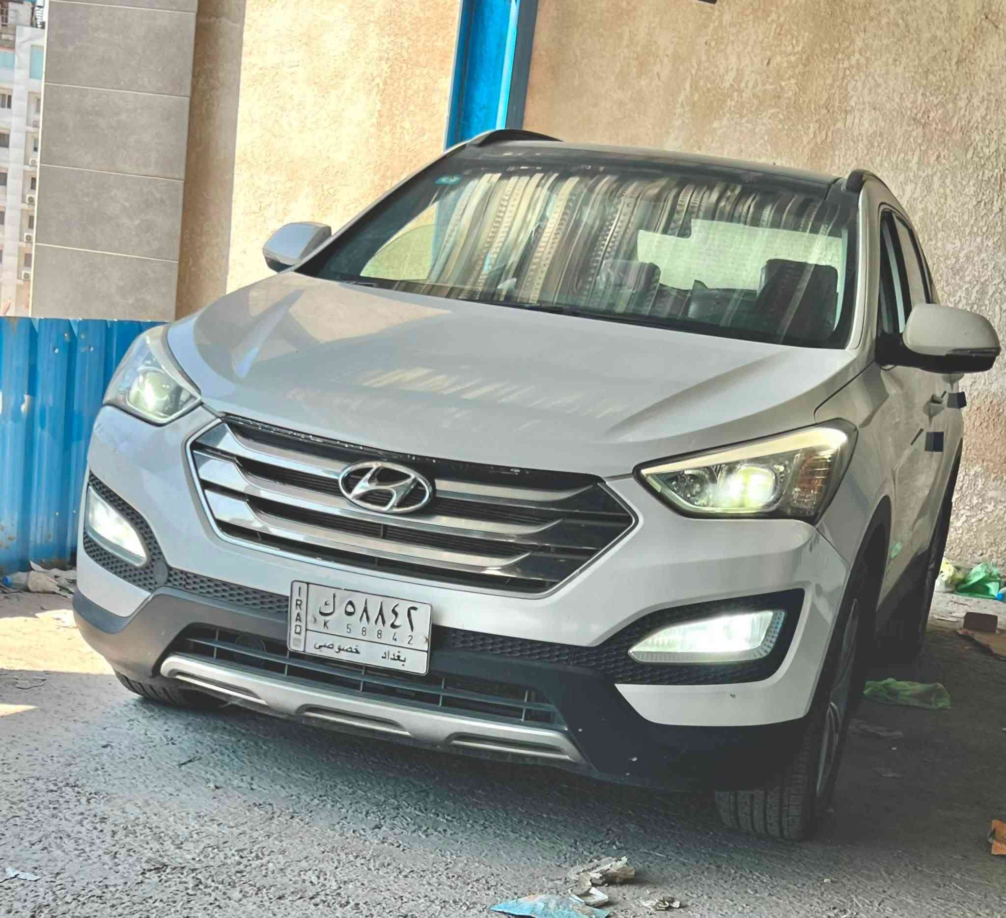 السلام عليكم هونداي سنتافي ٢٠١٧ وارد خليجي رقم بغداد بأسمي رقم الجديد  سياره بدون حادث بيها رشاش صبغ بدون قطره معجون سياره نضيفه وما ناقصه ايشي سعرها ١٤٠ 
مكانها بغداد ***********
