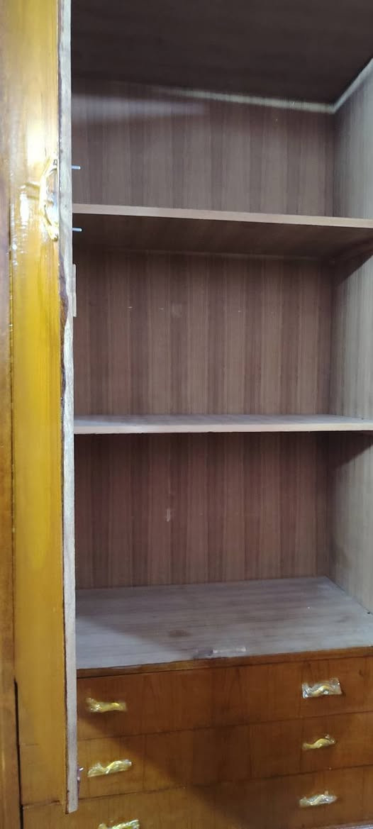 غرفه صاج عراقي نضيفه ٦ابواب ملحق السعر 500 بيه مجال قليل السكن الحسينيه الراشديه بغداد بوجد توصيل بل اجره التواصل على الرقم *********** الضهر جرجوبه
