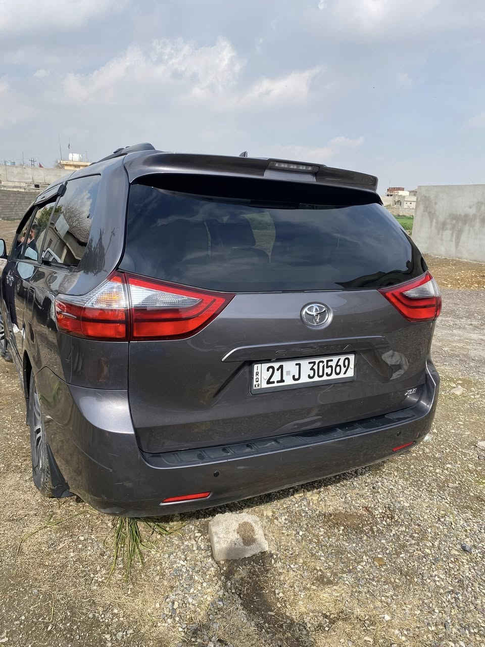 تويوتا سينا XLE موديل 2020 ماشية 150 الف كم
ضربتها صفحة 3 قطع بابين وجاملغ امامي مبدل نفس اللون 
سيارةمامشتغلة خط مال بيت  
السعر 223 ورقة
***********
***********
