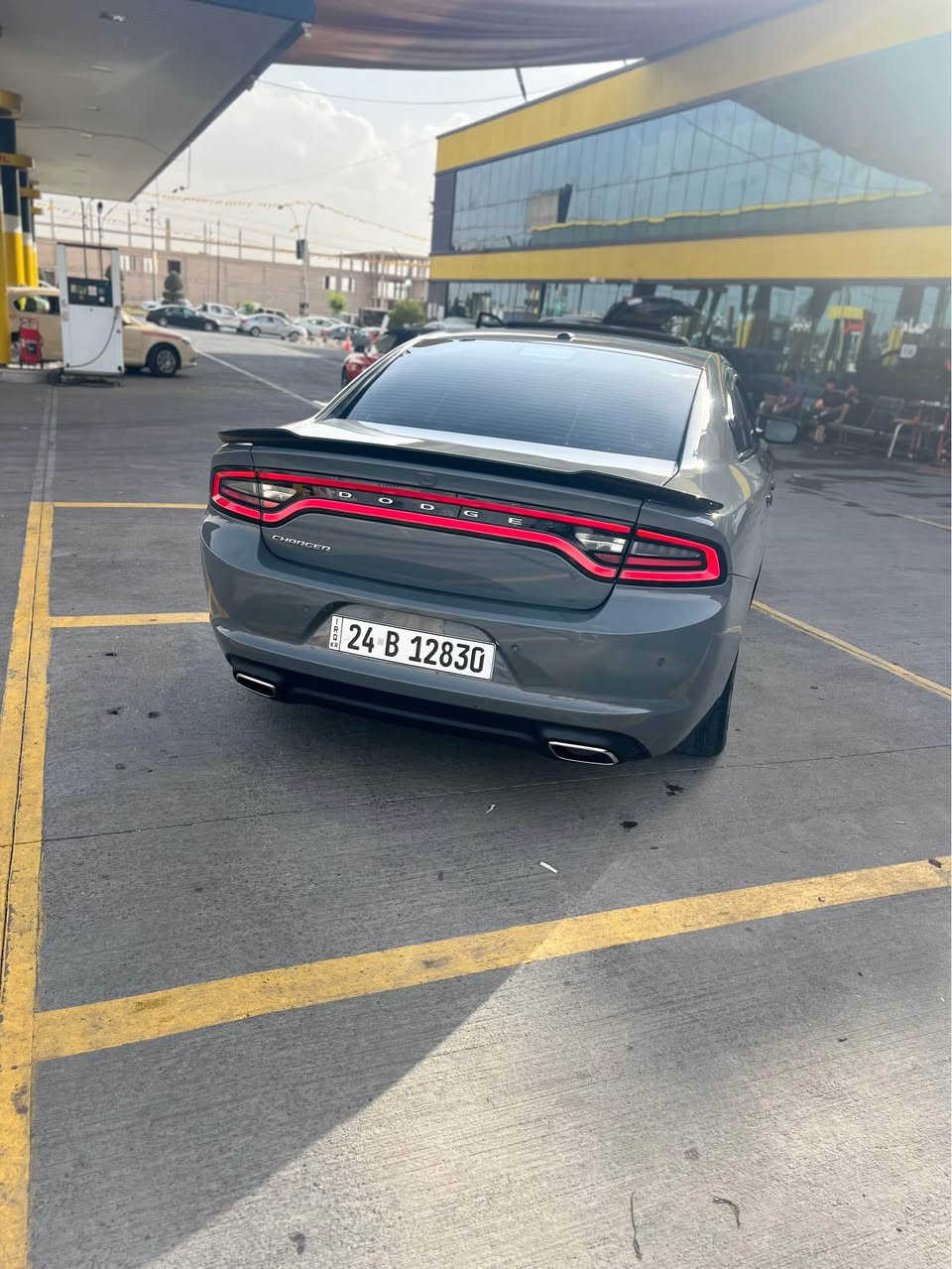 سلام وعليكم اخوان 
سيارة دوج جارجر 
موديل 2019 
لون سمنتي 
مكينه 3600 المرغوب 
سيارة اكس تي بلاص 
يعني فول فول
داخل احمر  
سيارة بدون صبغ بدون تعديل كلين تايتل  وارد كندي
رقم جديد هزه وفحص وكله جديد
سيارة كلش نظيفه وستخدام شخصي تعال وشوف بعينك
سعر سيارة 265 وبيها مجال للطيبين 
مكان سياره اربيل 
الاتصال ***********فقط وتساب وخط 
*********** أربيل, العراق
