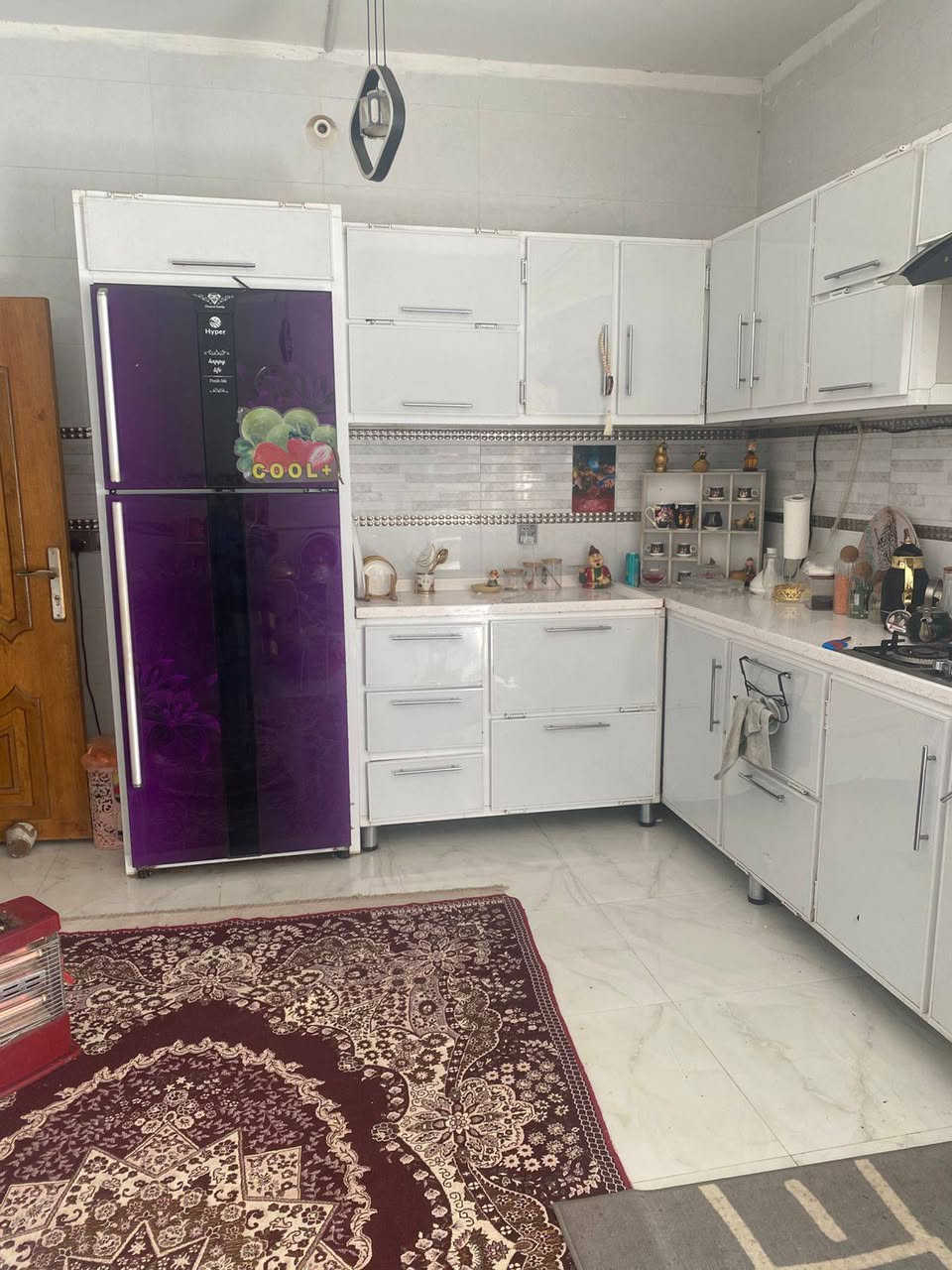 دار سكن للبيع
المساحة: 200 متر
الموقع: الاسكان/ شارع السفير
البناء: كونكريت مسلح – بناء حديث

تفاصيل الدار:

الطابق الأرضي: استقبال، صالة، مطبخ، غرفة نوم، صحيات داخلية وخارجية، طارمة.

الطابق العلوي: غرفة واحدة.

موقع مميز وقريب من الخدمات.

للاستفسار مراجعة مكتب علاء الخالدي للعقار
أو الاتصال على الرقم: ***********
