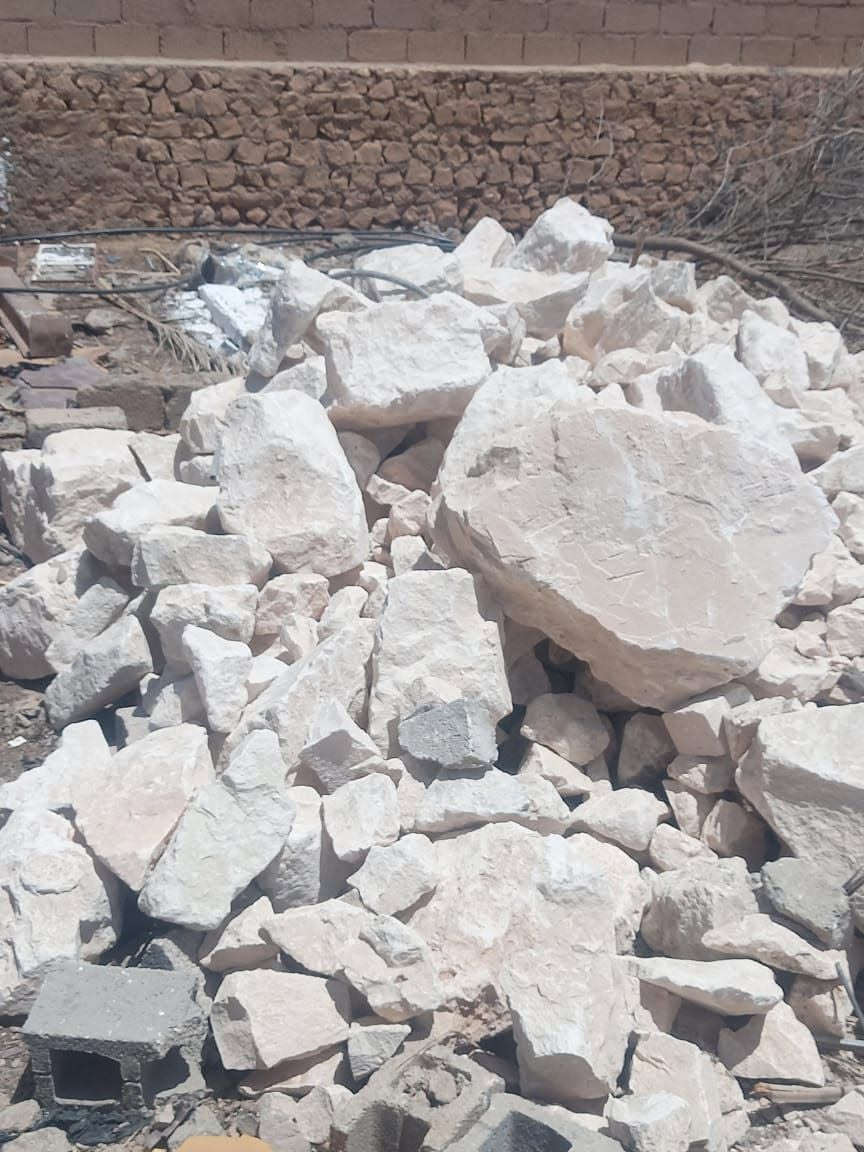 #مكلف_بالنشر
درب حجر ابوردين حجر ابيض نضيف ١٦٠الف وبيه مجال بسيط للاستفسار :***********
