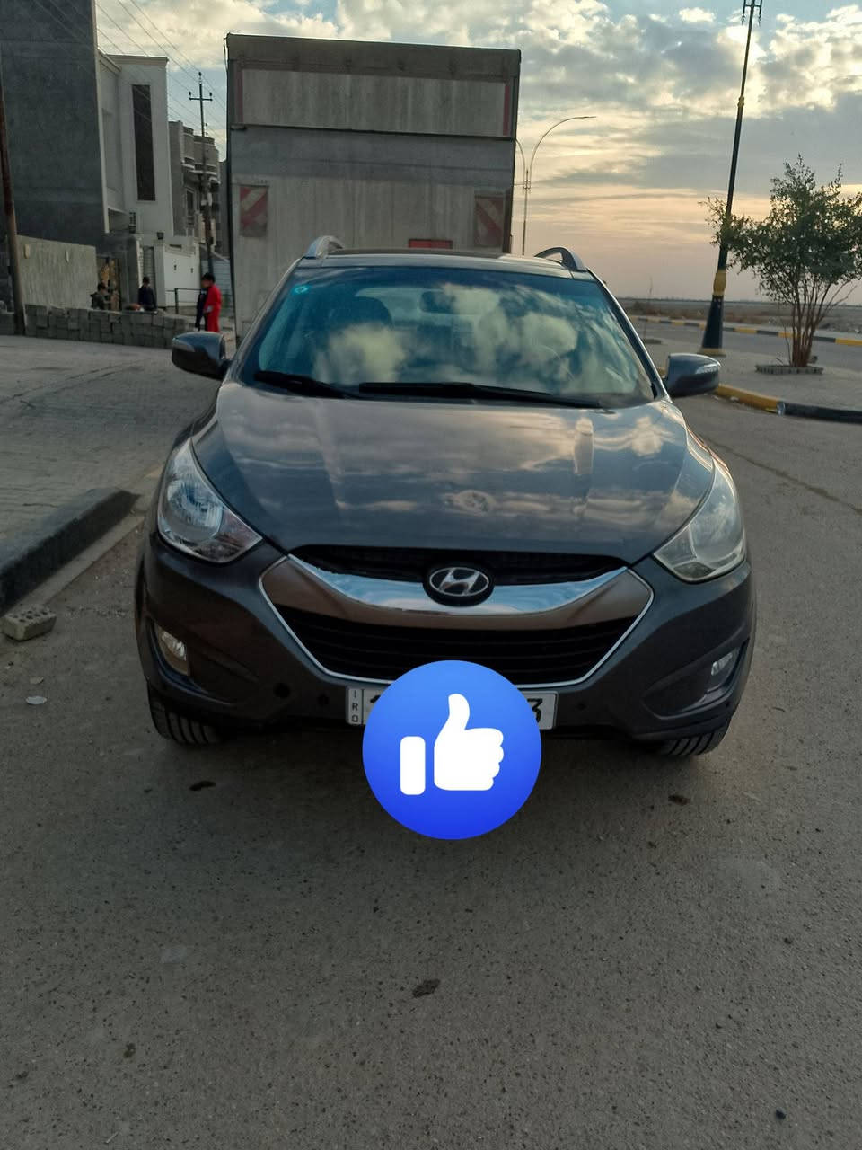 السلام عليكم للبيع توسان ٢٠١٠خليجي فول مواصفات ماعده البصمه تبريد شغال حداديه جديده تخم تاير جديد رقم بغداد   انكليزي السعر عند التصال والصونار موجود ويه الصور بنيد صبغ وجاملغ مفتوح ***********
