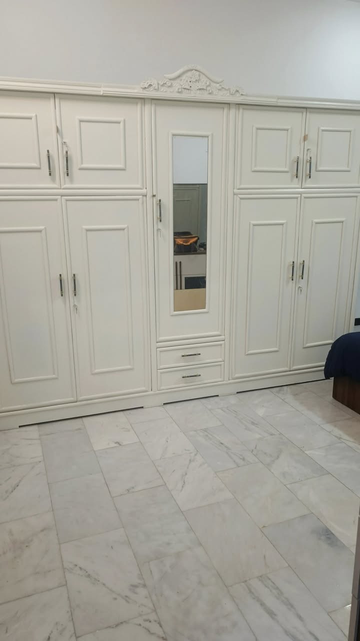 كنتور 5 باب ابيض شغل عراقي 🇮🇶 نقل والشد علينه داخل بغداد مجاني سعر 550 بلاش ***********
