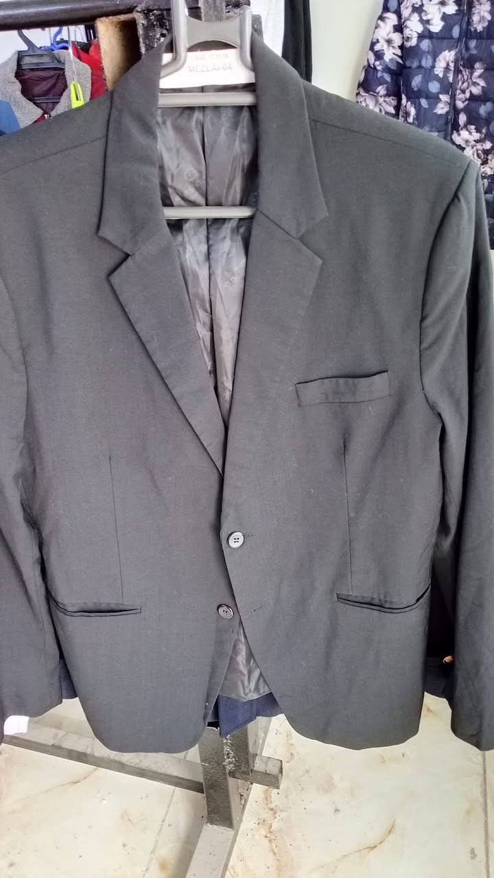 السلام عليكم عندي شلعة ملابس رجاليه ستر قماصل سويترات بجايم باله القطعه الف ونص


**إذا كنت صاحب هذا الإعلان وتريد حذفه لأي سبب، رجاءا أرسل رسالة إلى الدعم الفني**