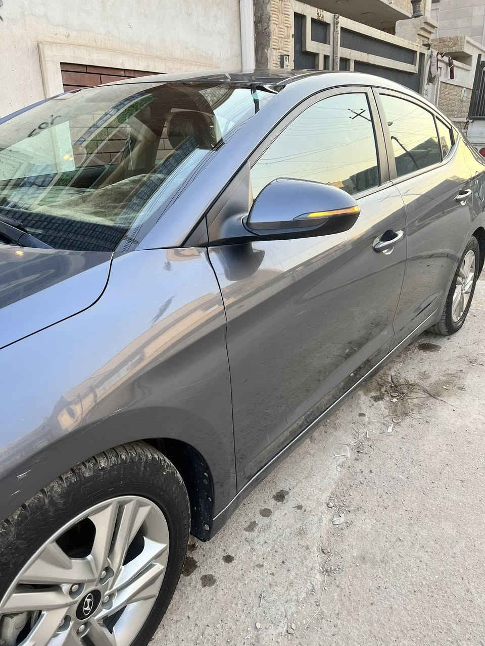 سلام عليكم النترا وارد ماشية فقط ٥٤ الف كيلومتر جديدة فول مواصفات ما عدا الفتحة رايدها ١٣٦ وبيها مجال للاتصال ***********
