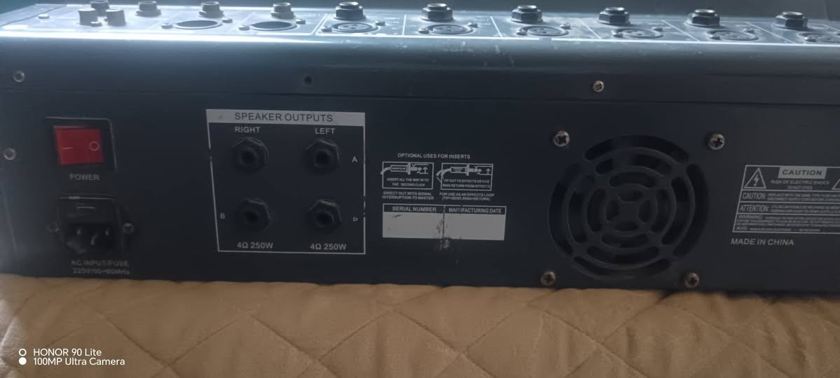 للبيع
مكسر خطين جهاز شغال ونضيف
مكان كوت
شراي خاص


**إذا كنت صاحب هذا الإعلان وتريد حذفه لأي سبب، رجاءا أرسل رسالة إلى الدعم الفني**