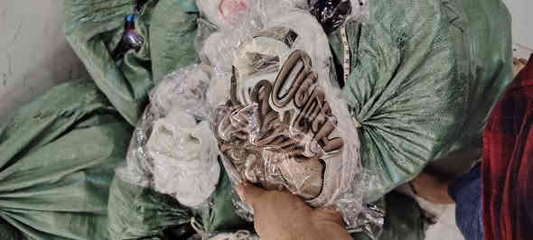 متوفر شلعه احذيه
من قياس 26 إلى ٤٠ جوده عاليه
اسعار مناسبه جداً جداً
***********
