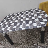ميز طعام زجاج • ٤ كراسي • كراسي متضررة